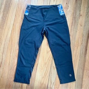 MPG Black Cropped Workout Leggings Size Small